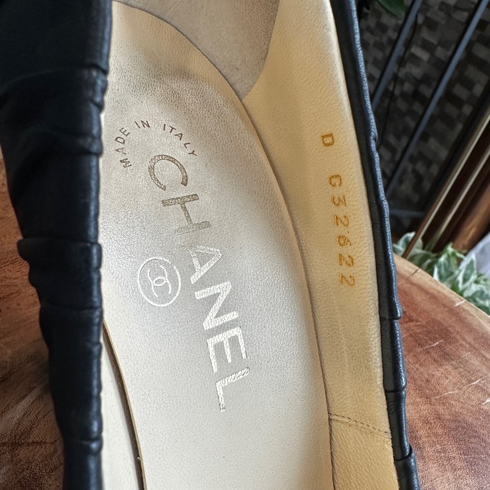 Chanel Ruched Leather CC Rhinestone Pumps Heels Size 36.5C - Picture 4 of 8